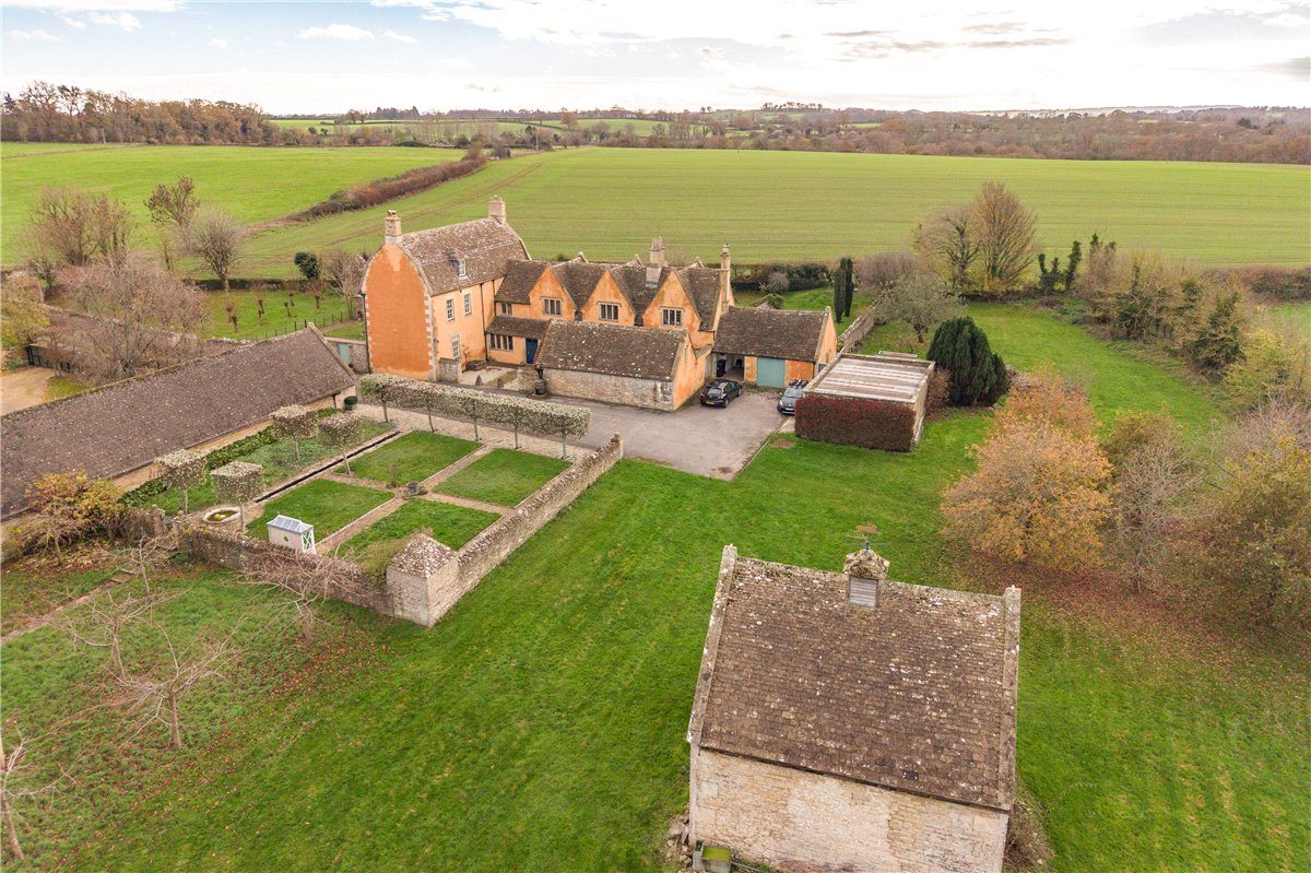 5 bedroom House, West Yatton, Yatton Keynell, SN14 - Available, Image 4