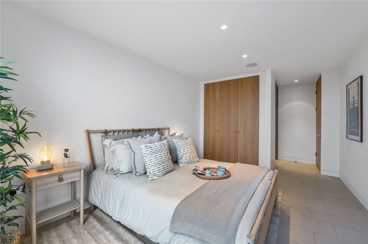 3 bedroom Flat, Oval Road, London, NW1 - Available, Image 3