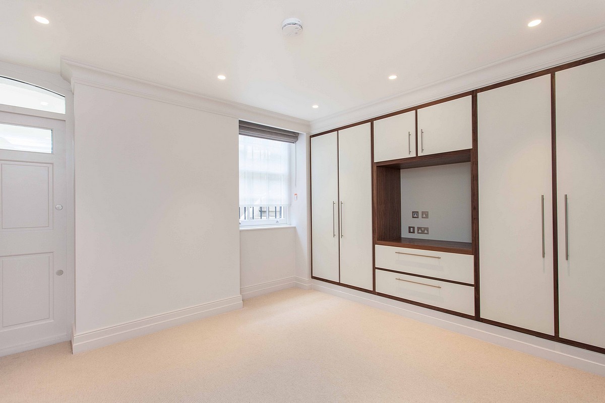 2 bedroom Flat, Upper Berkeley Street, Marylebone, W1H - Available, Image 2