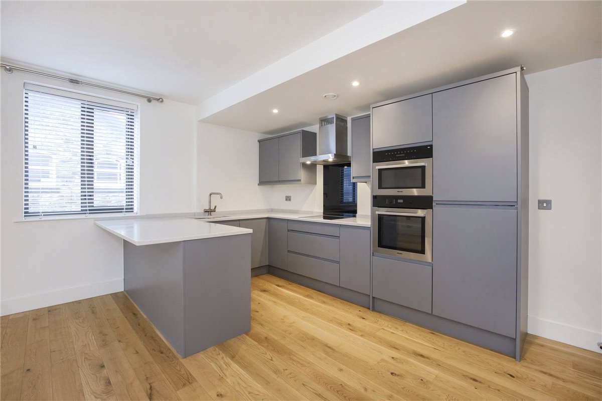 2 bedroom Flat, Station Parade, Harrogate, HG1 - , Image 2