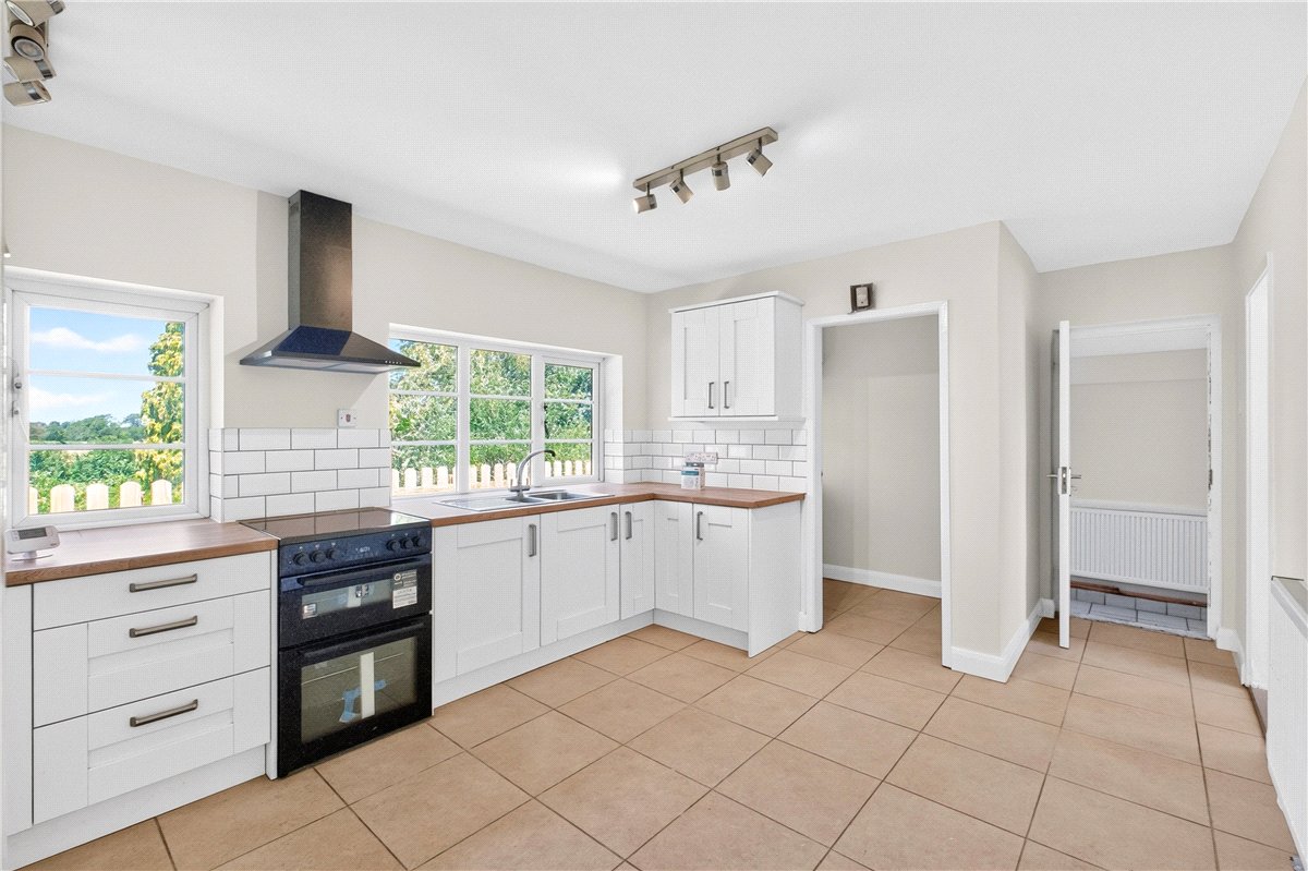3 bedroom Bungalow, Tamworth Road, Lichfield, WS14 - Let Agreed, Image 1
