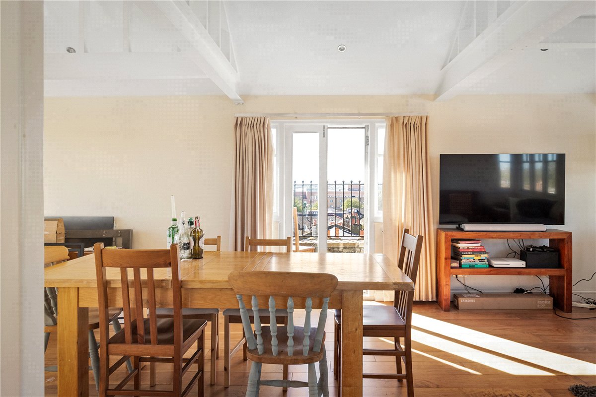 3 bedroom Flat, Wandle Road, , SW17 - Available, Image 4