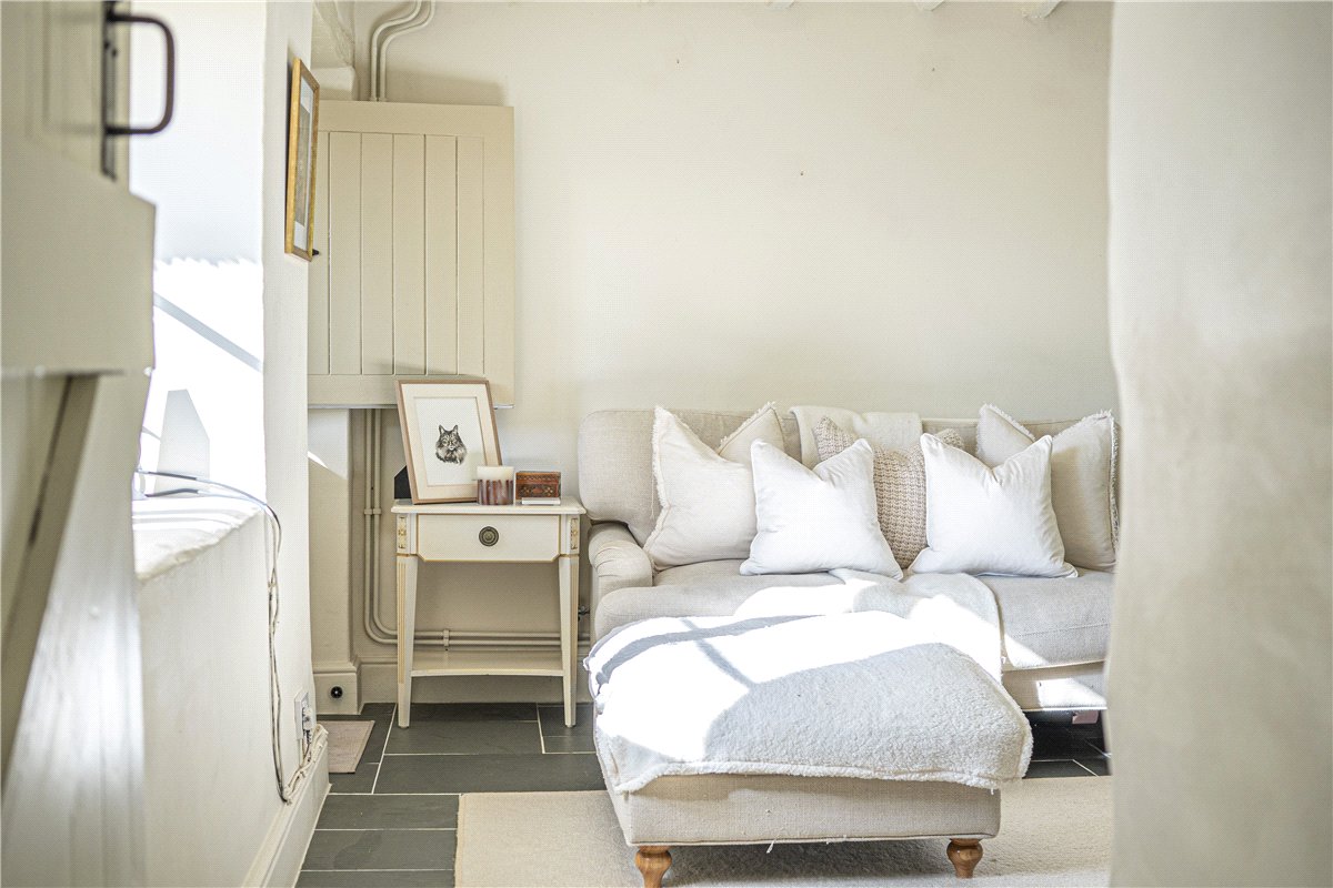 2 bedroom Cottage, Kilmeston, Alresford, SO24 - Available, Image 8