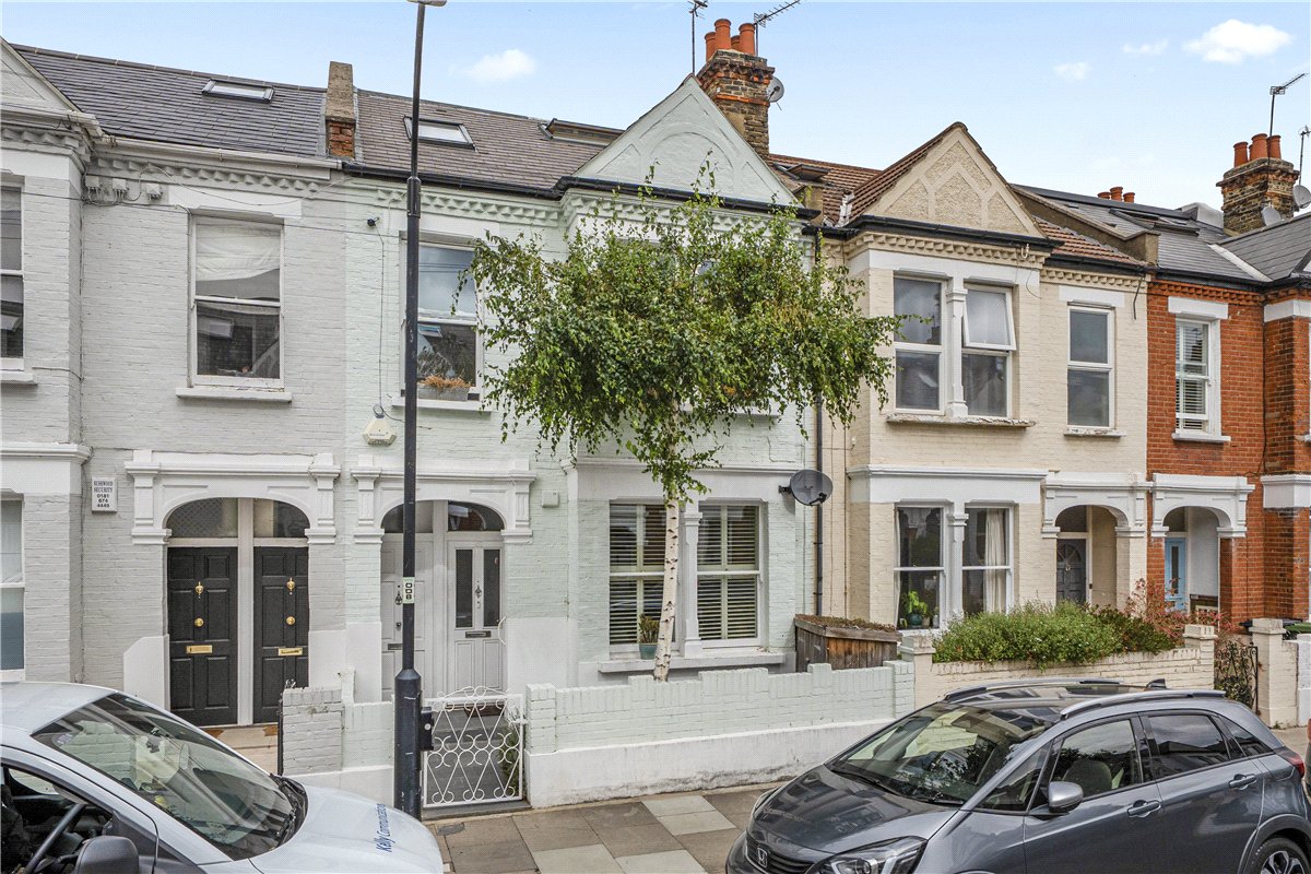 2 bedroom Maisonette, Wardo Avenue, London, SW6 - Available