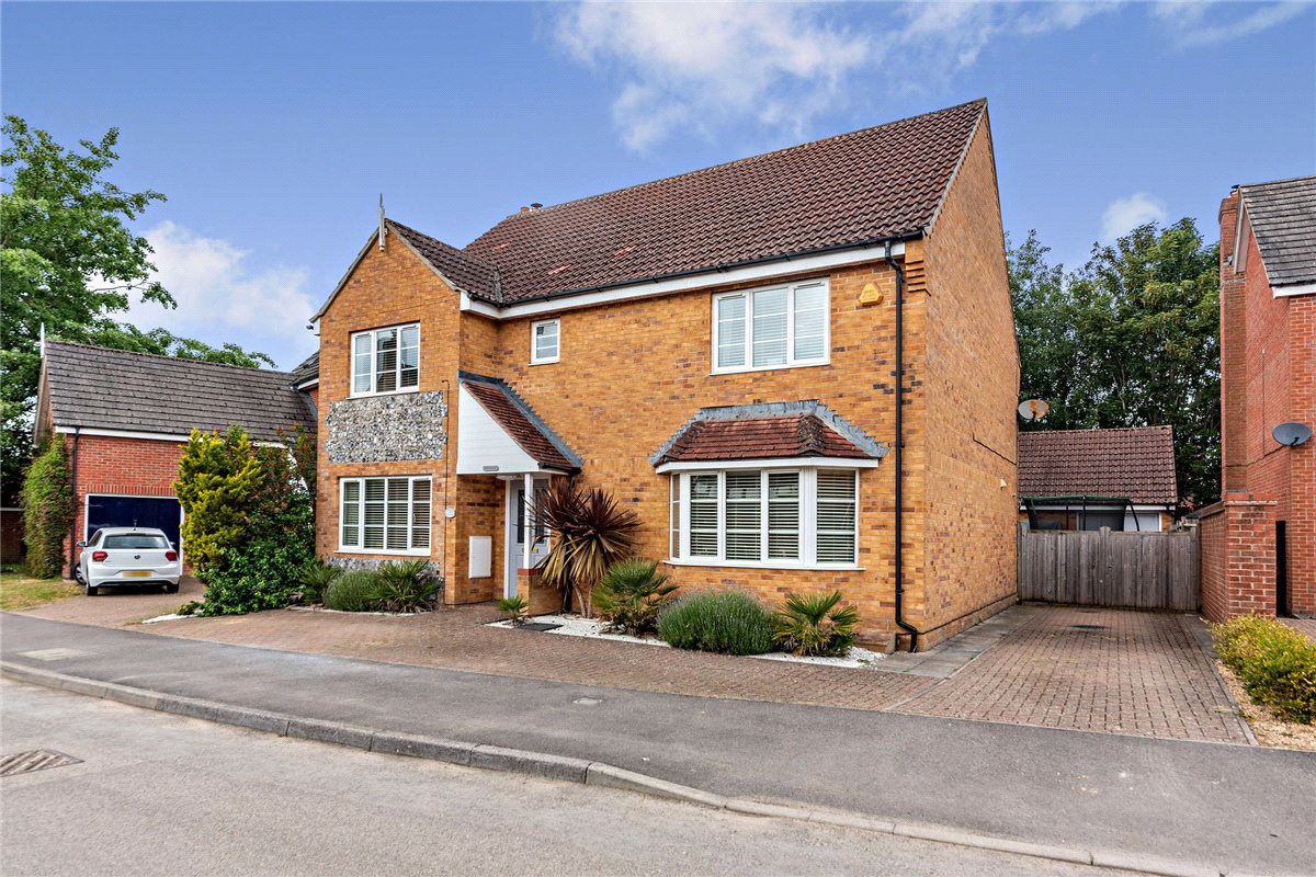 5 bedroom House, Haysoms Drive, Greenham, RG19 - Sold STC