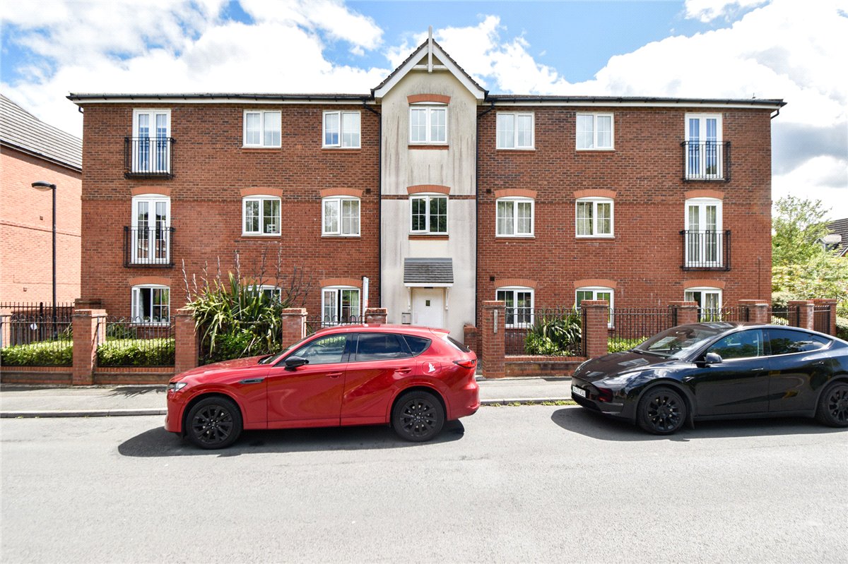 2 bedroom Flat, Blackthorn Drive, Huddersfield, HD3 - 