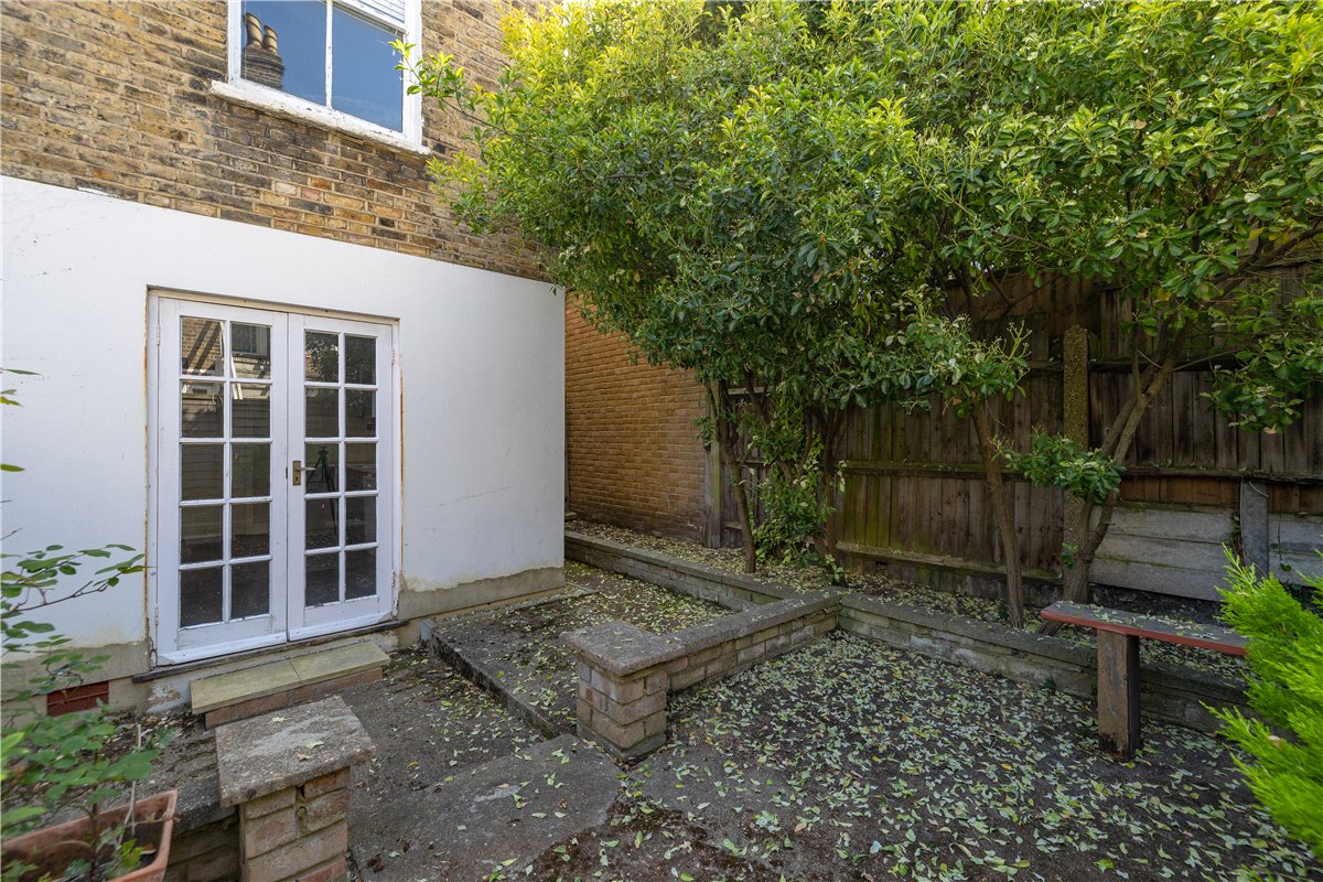 2 bedroom Flat, Latchmere Road, London, SW11 - Sold, Image 3