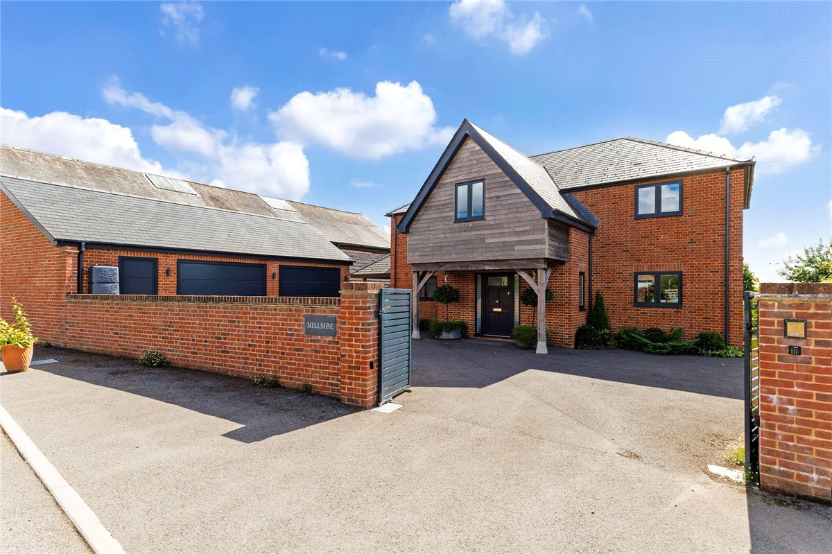 4 bedroom House, Honeystreet, Pewsey, SN9 - Available