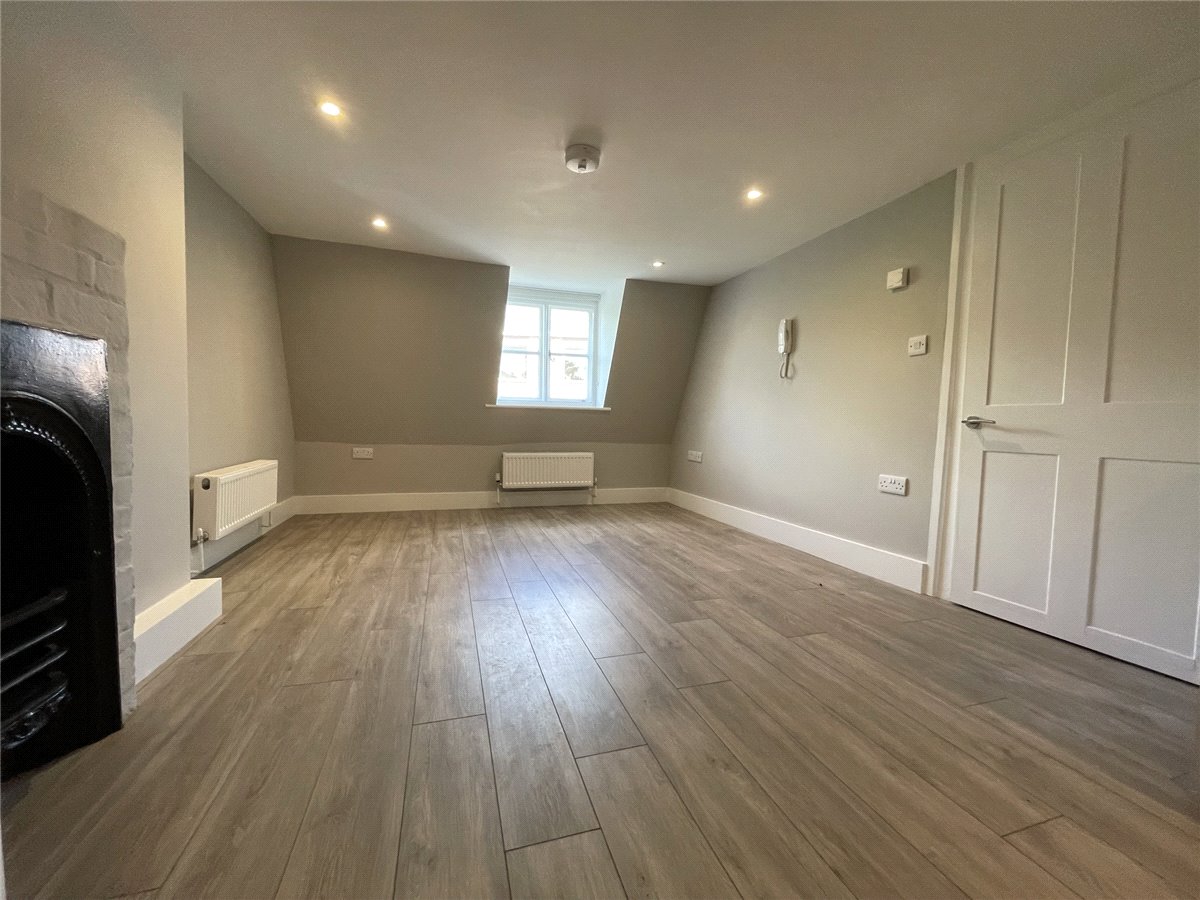 1 bedroom Flat, The Broadway, Newbury, RG14 - , Image 3