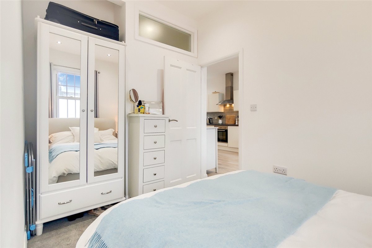 1 bedroom Flat, White Hart Lane, London, SW13 - Available, Image 2
