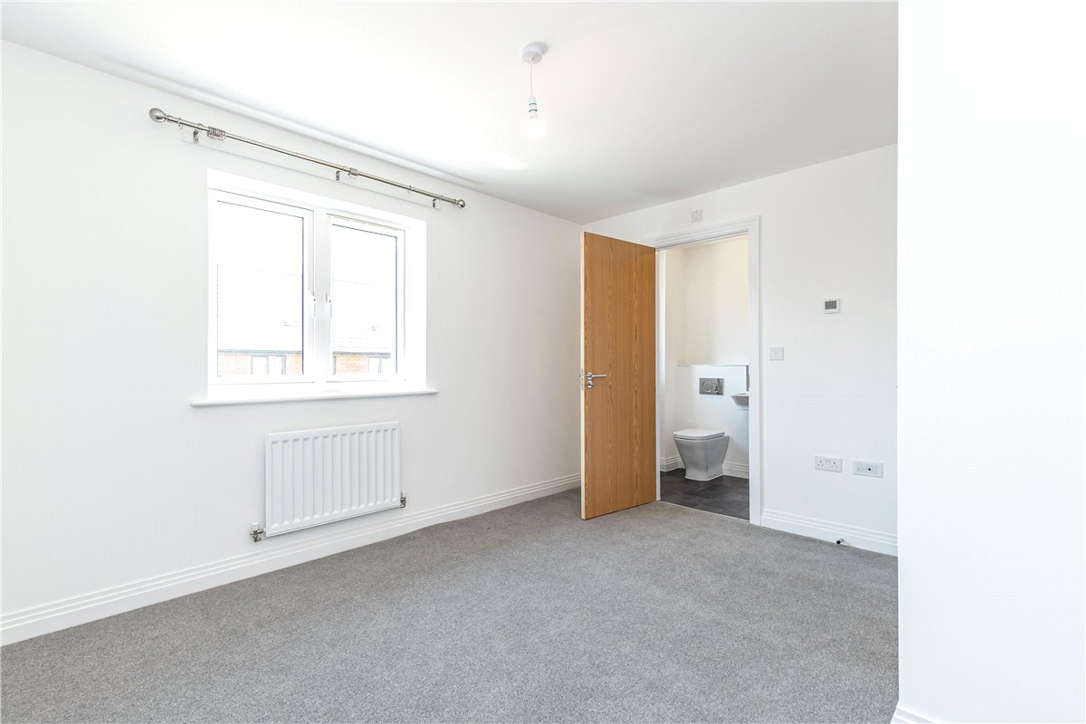 3 bedroom House, Rye Crescent, Curbridge, OX29 - Let Agreed, Image 8