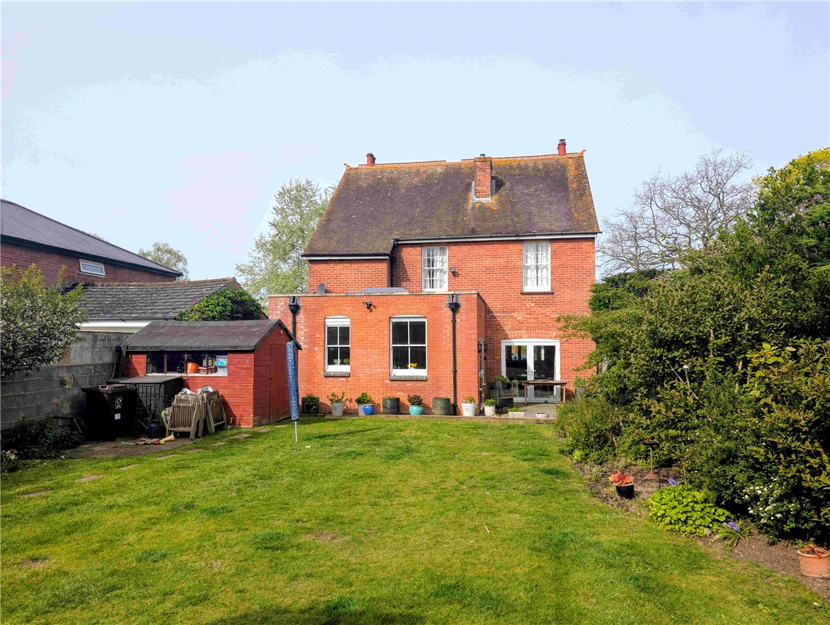 4 bedroom House, Reading Road, Sherfield-on-Loddon, RG27 - Available, Image 7