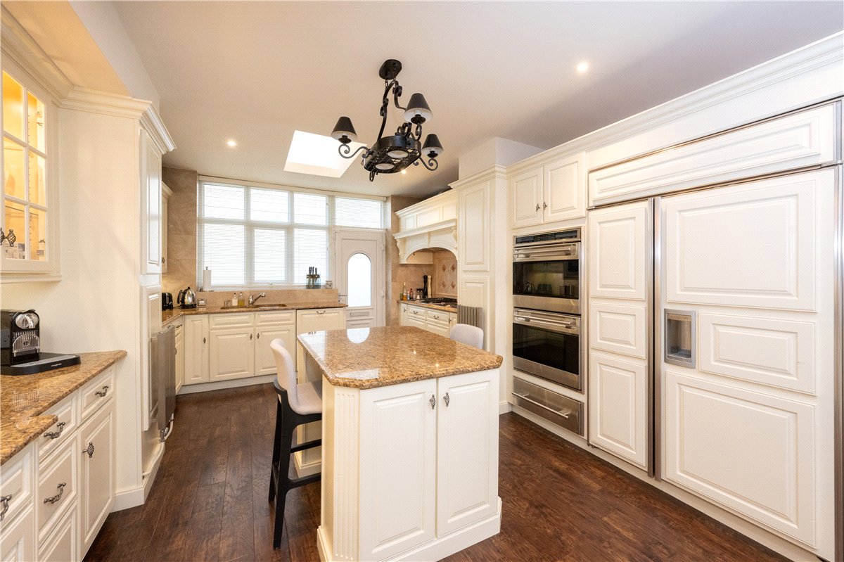 4 bedroom House, Windsor Court, West Park, HG1 - Available, Image 5