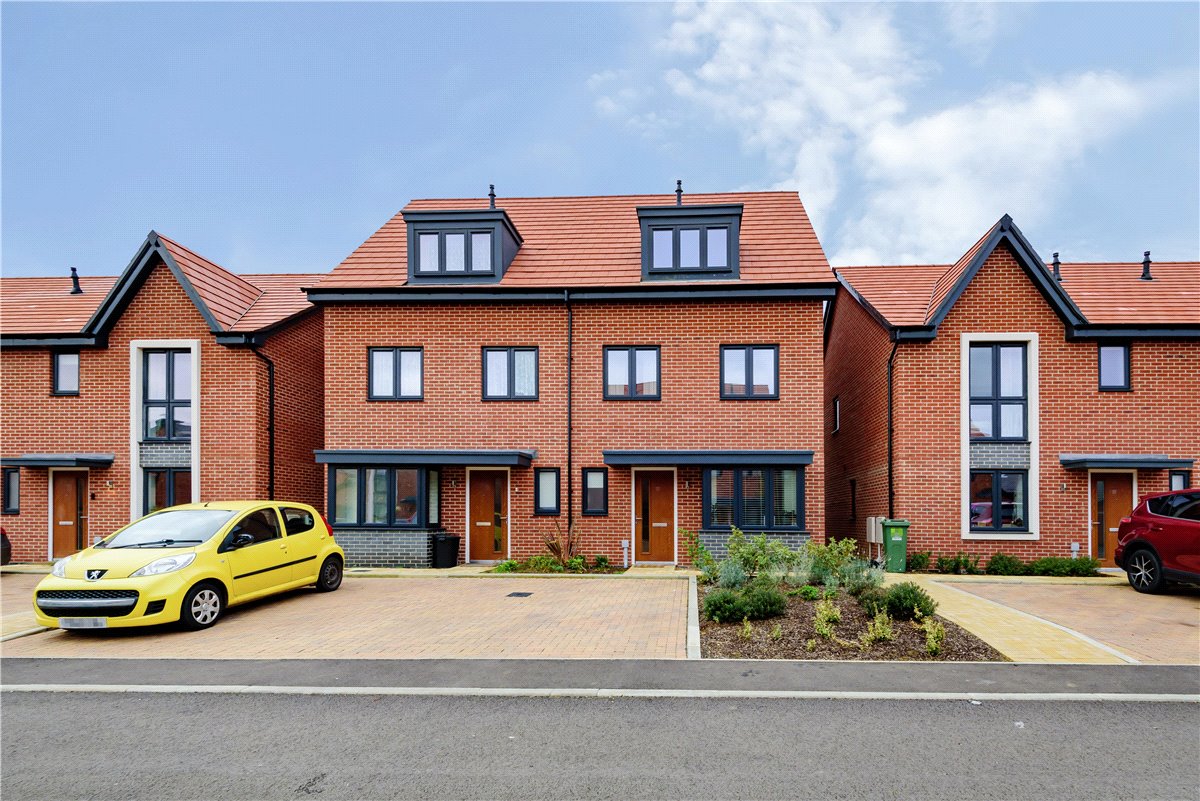 3 bedroom House, Fearnley Close, Glebe Farm, MK17 - Let Agreed