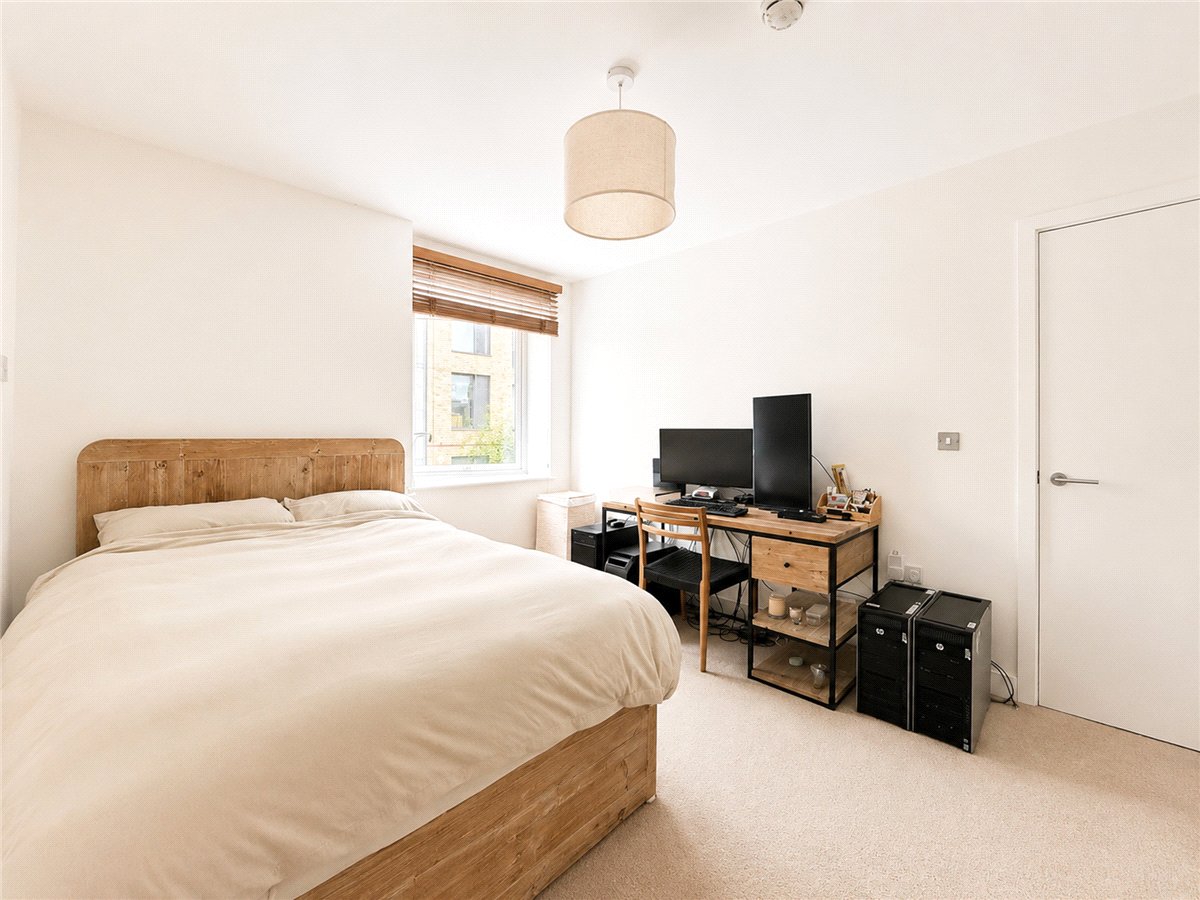 2 bedroom Flat, Mill Park, Cambridge, CB1 - Available, Image 3