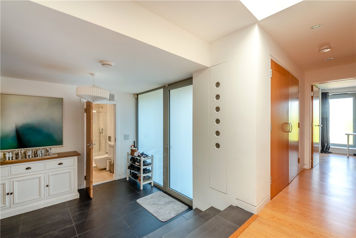 3 bedroom House, Grange Close, Winchester, SO23 - Available, Image 9