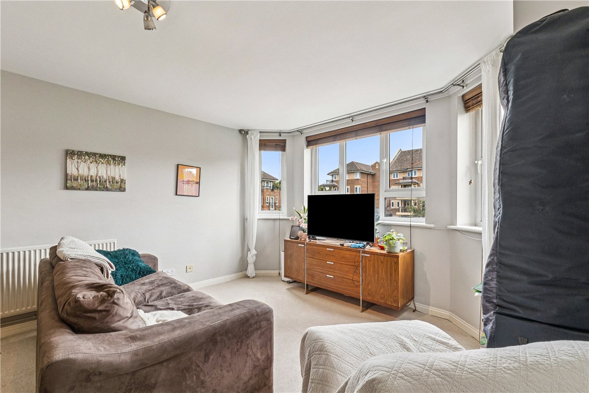 1 bedroom Flat, St. James's Drive, London, SW12 - Available, Image 5