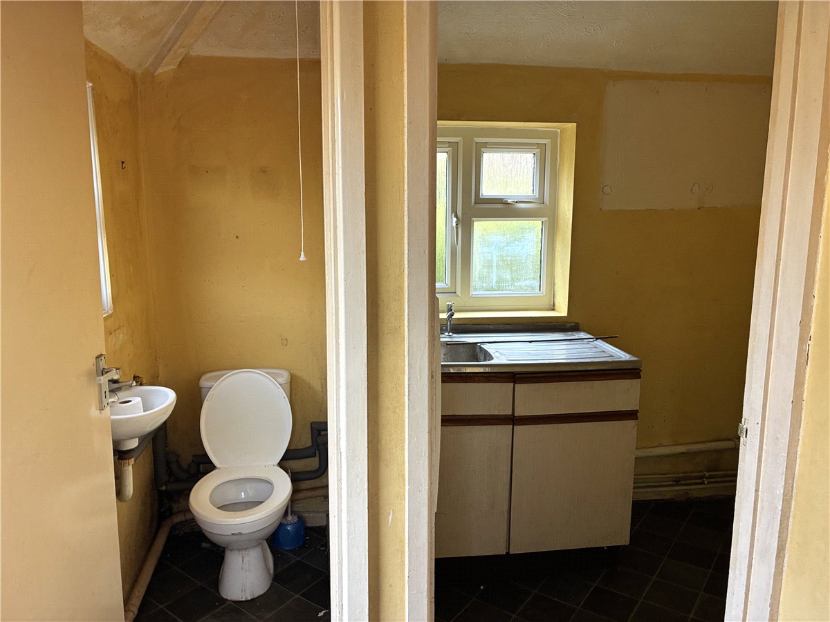 3 bedroom House, Severalls, Ham, SN8 - Sold STC, Image 7