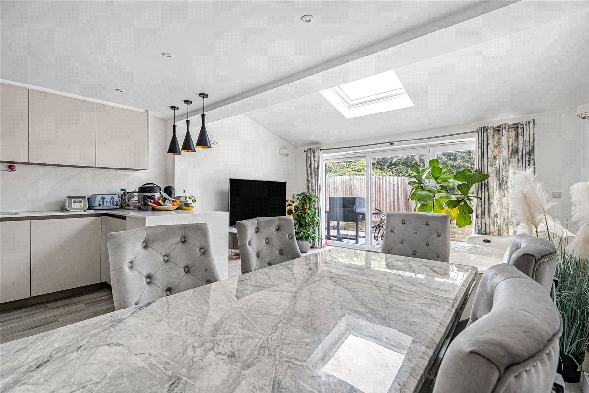 3 bedroom House, Moore Close, Cambridge, CB4 - Available, Image 4