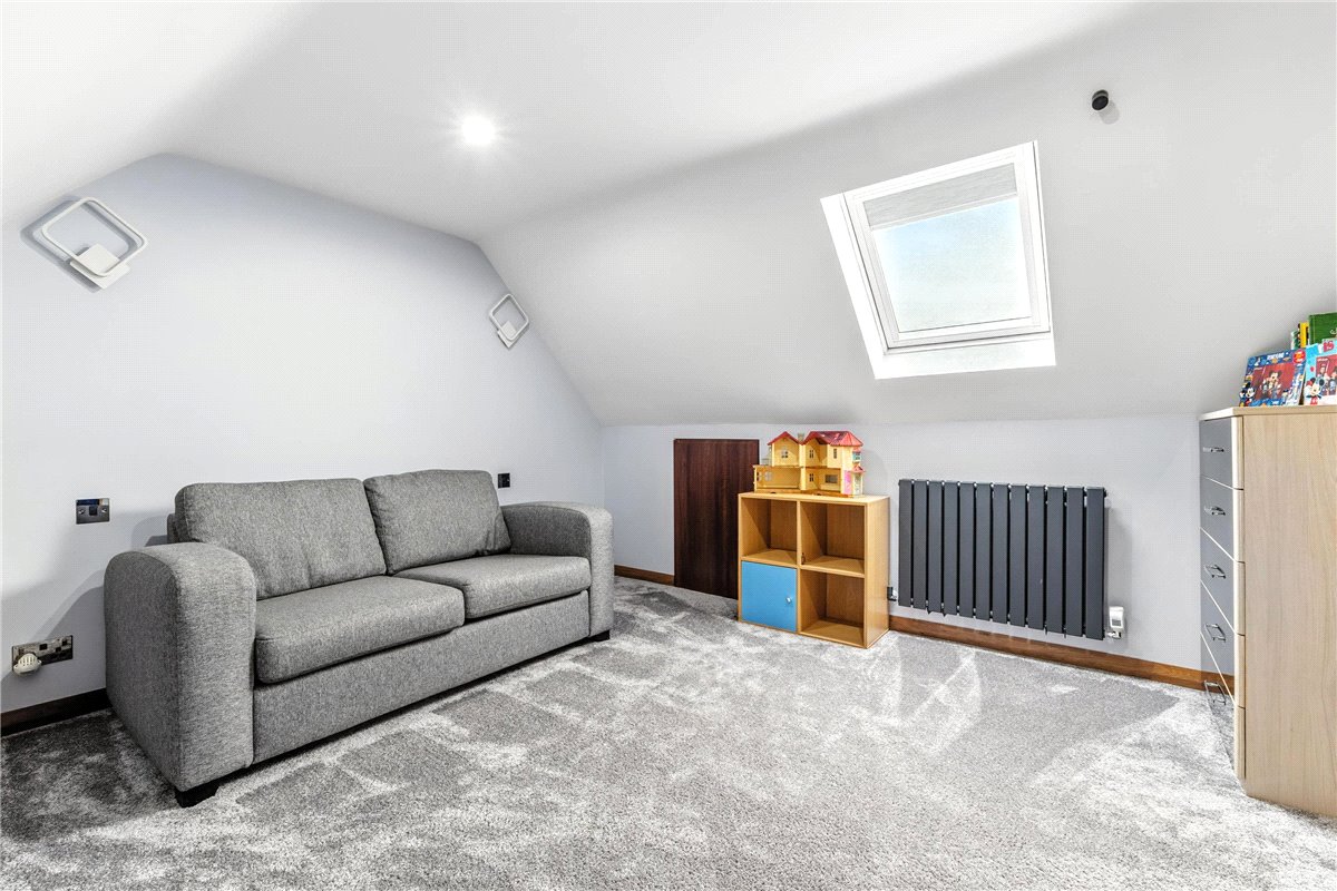 7 bedroom House, Kides Crescent, Longstanton, CB24 - Available, Image 3