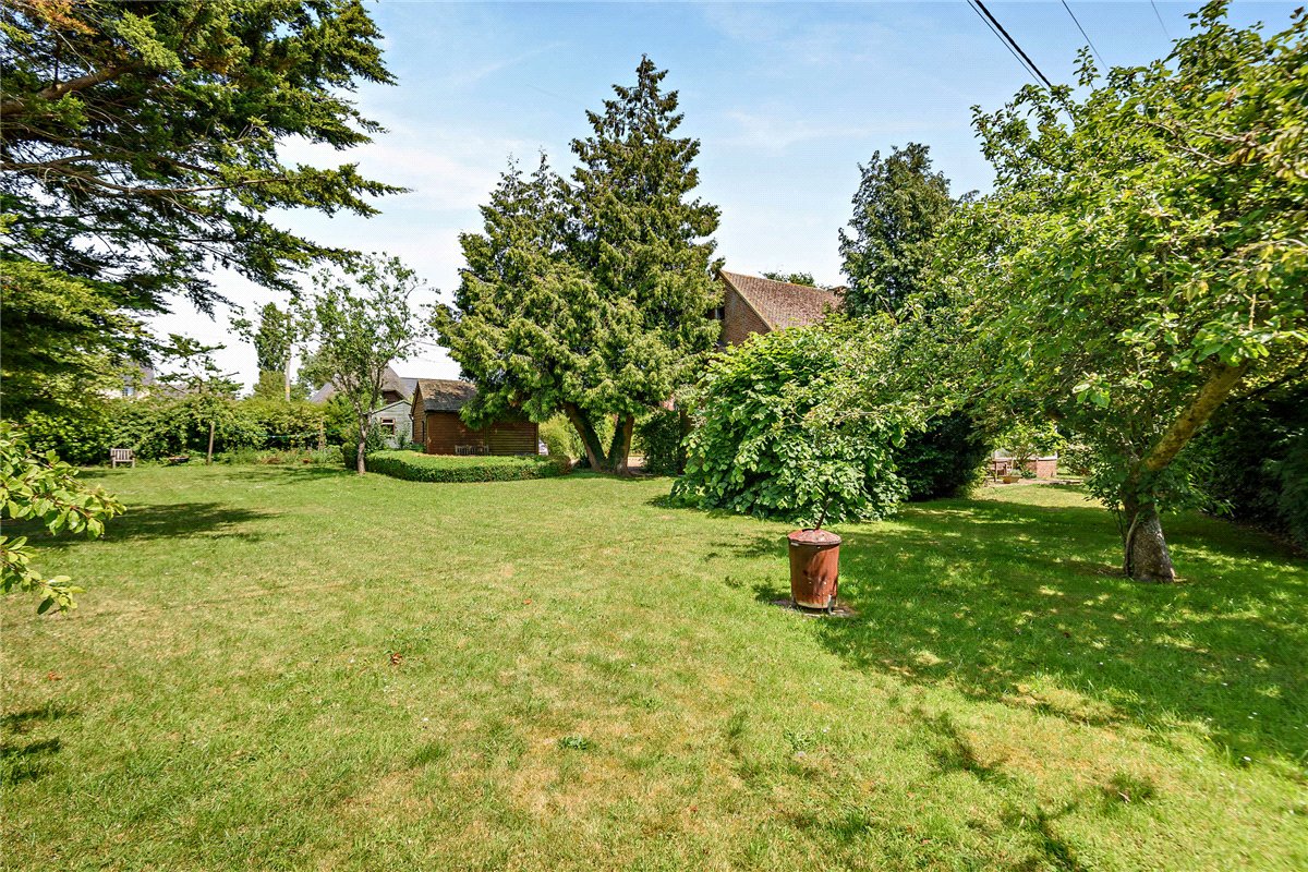4 bedroom House, The Thicket, Leckhampstead, RG20 - Available, Image 15