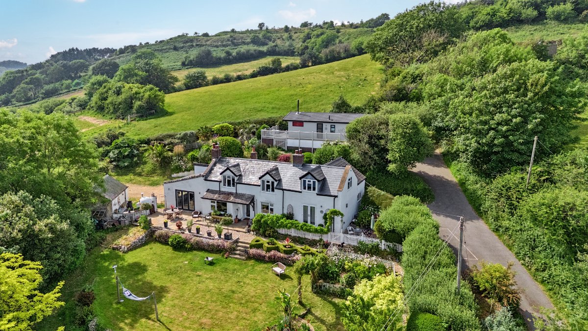 3 bedroom House, High Bullen & Holidays, Sun Lane, DT6 - Sold STC