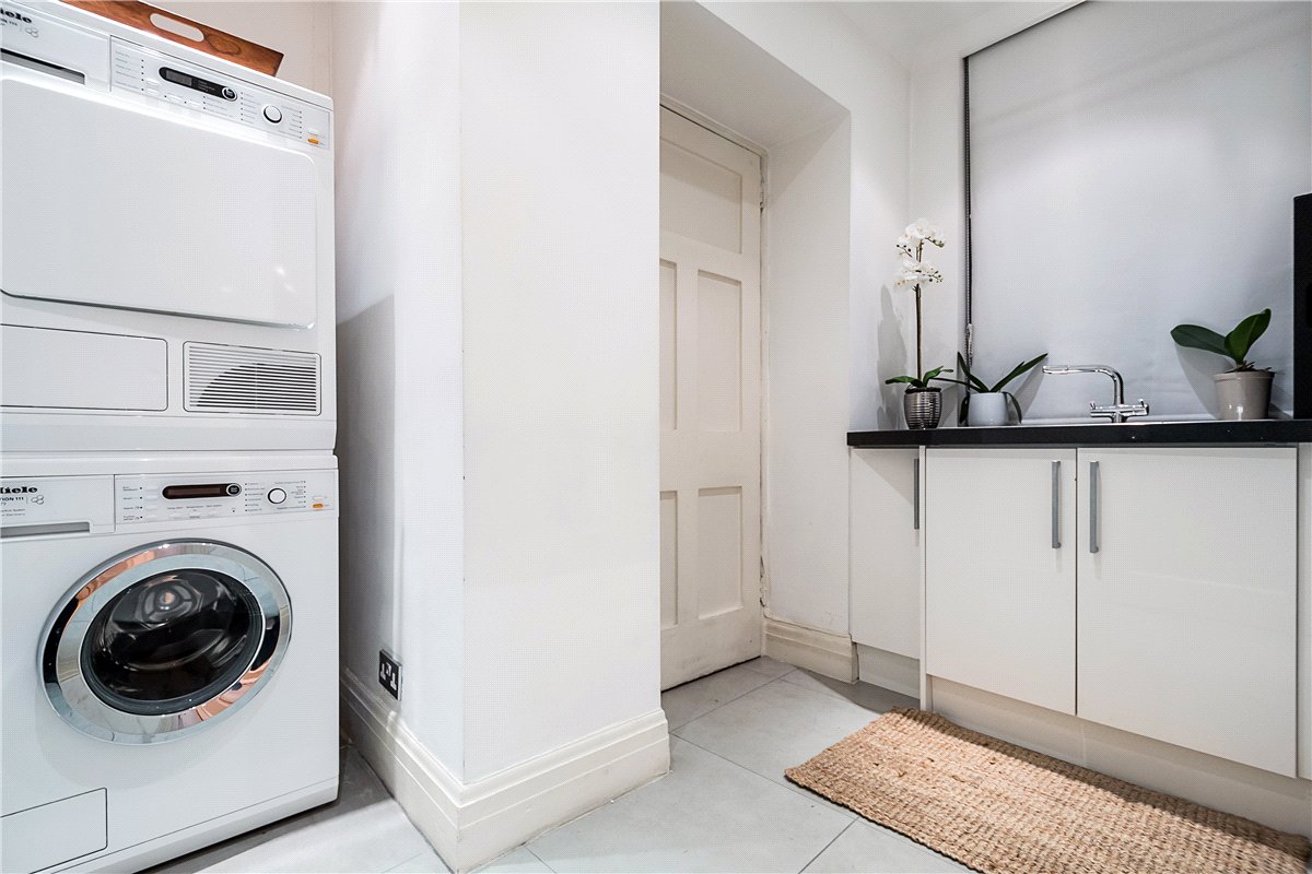 4 bedroom Flat, Knightsbridge, Belgravia, SW1X - Available, Image 12