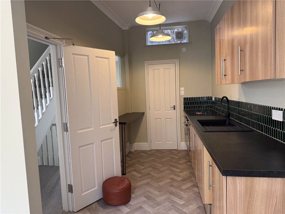 3 bedroom Maisonette, London Street, Bath, BA1 - Available, Image 3