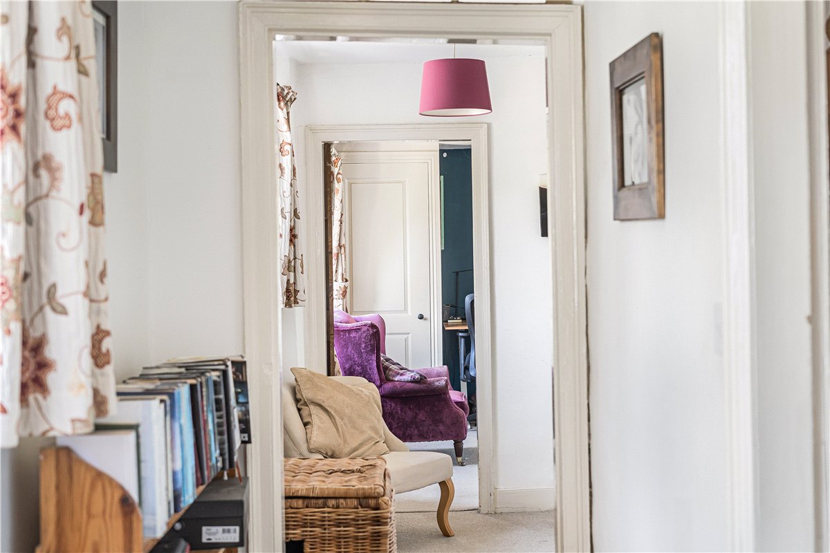 4 bedroom Cottage, Bridge Street, Bampton, OX18 - Available, Image 8