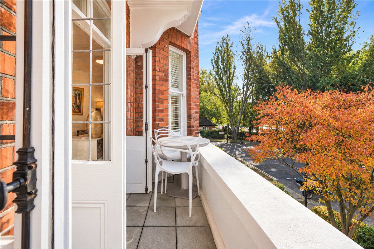 3 bedroom Flat, Bishops Mansions, Stevenage Road, SW6 - Available, Image 14