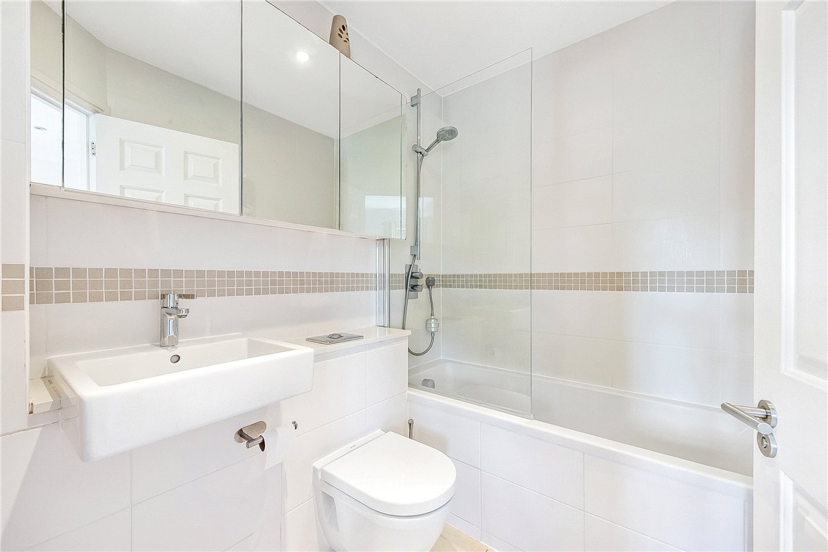 3 bedroom House, Bevin Square, London, SW17 - Available, Image 7