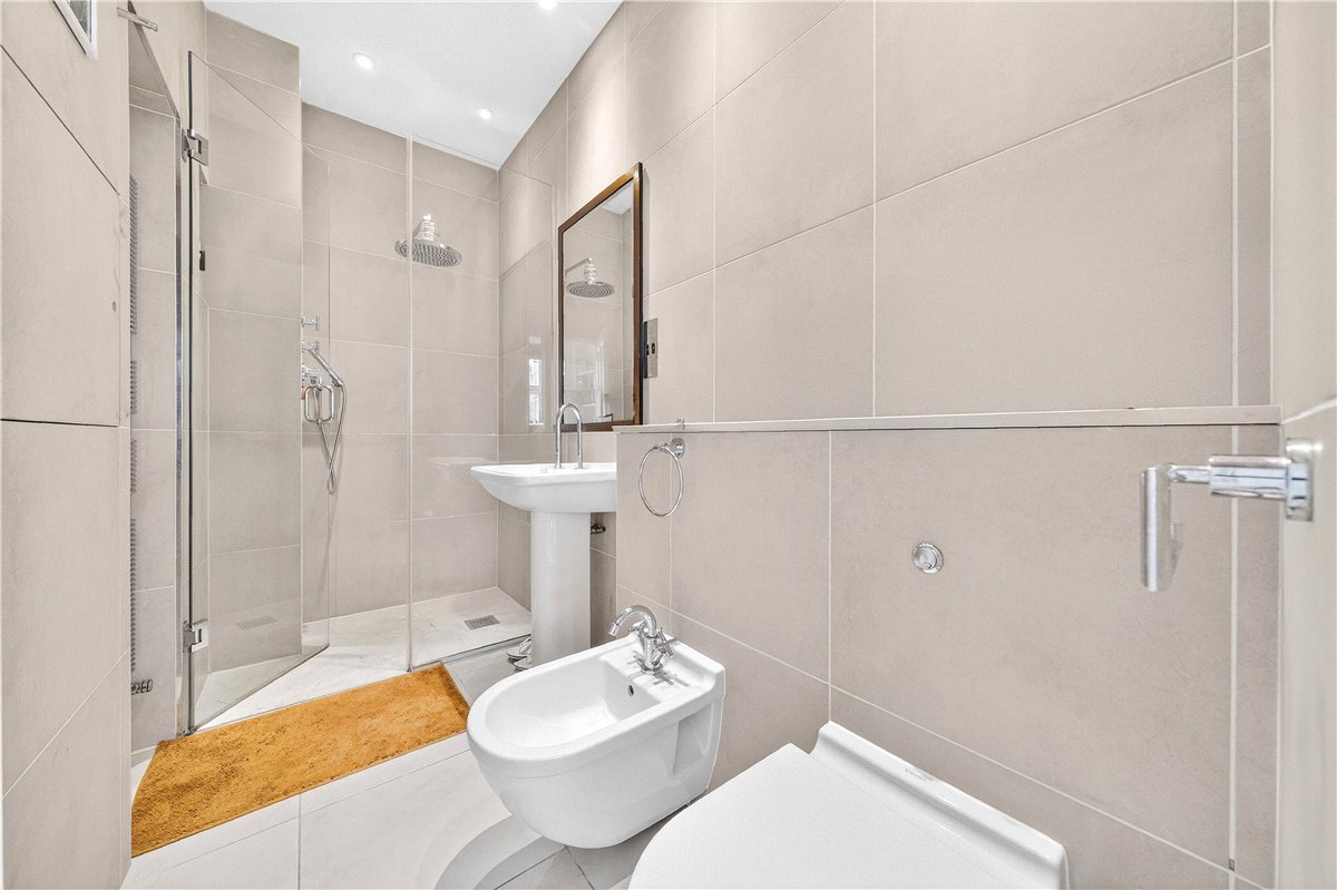 3 bedroom Flat, Harrington Gardens, London, SW7 - Available, Image 6