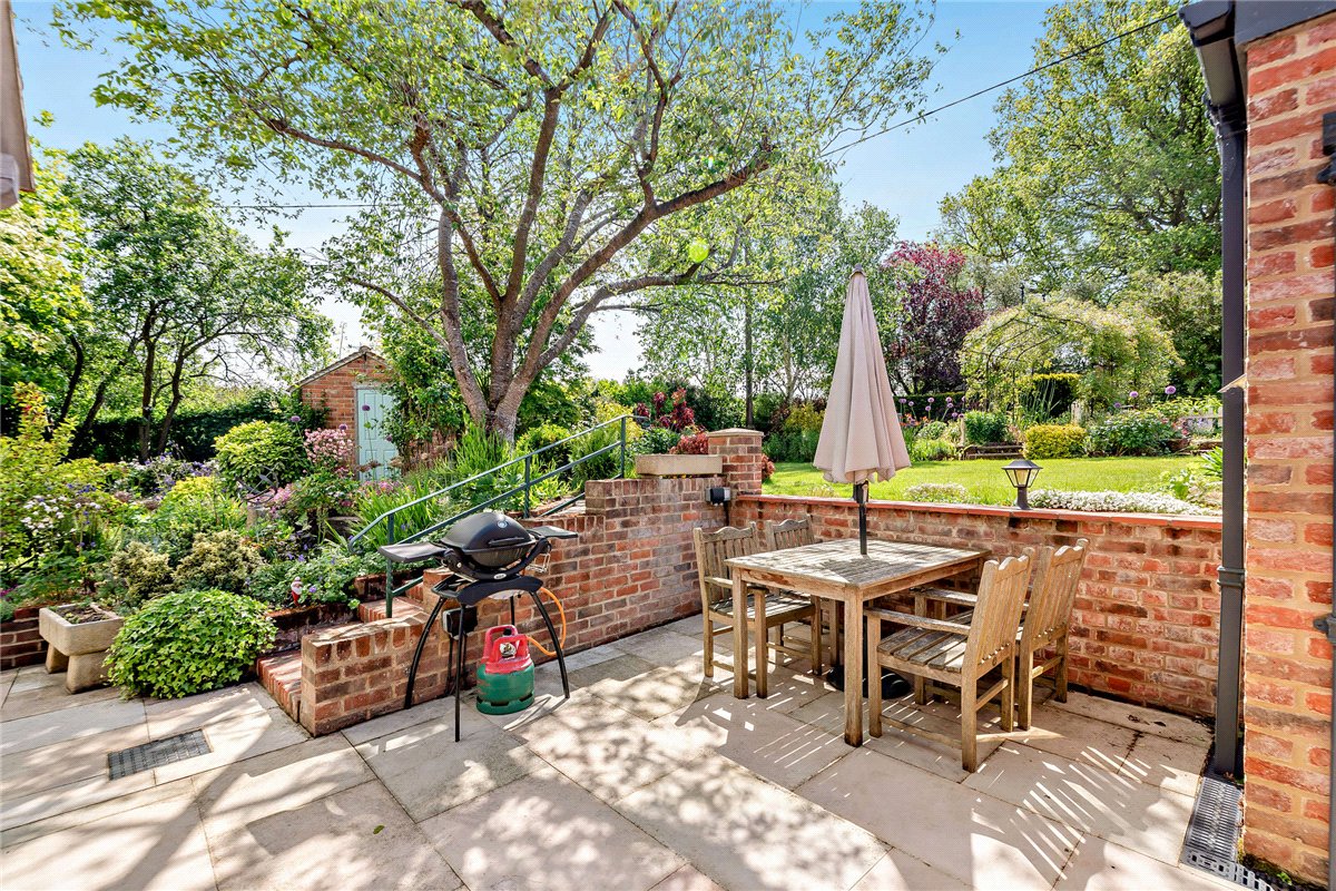3 bedroom House, Stockcross, Newbury, RG20 - Available, Image 18