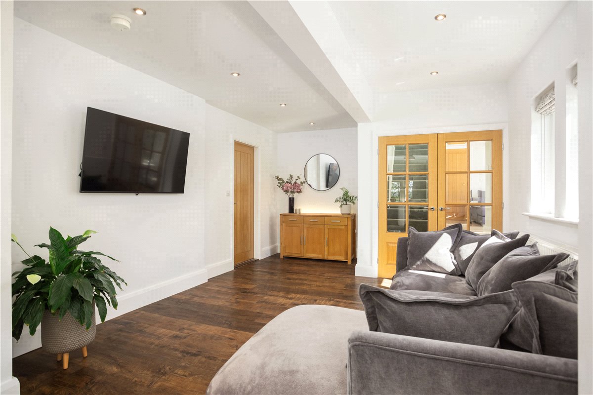 7 bedroom House, Layton Lane, Rawdon, LS19 - Available, Image 5