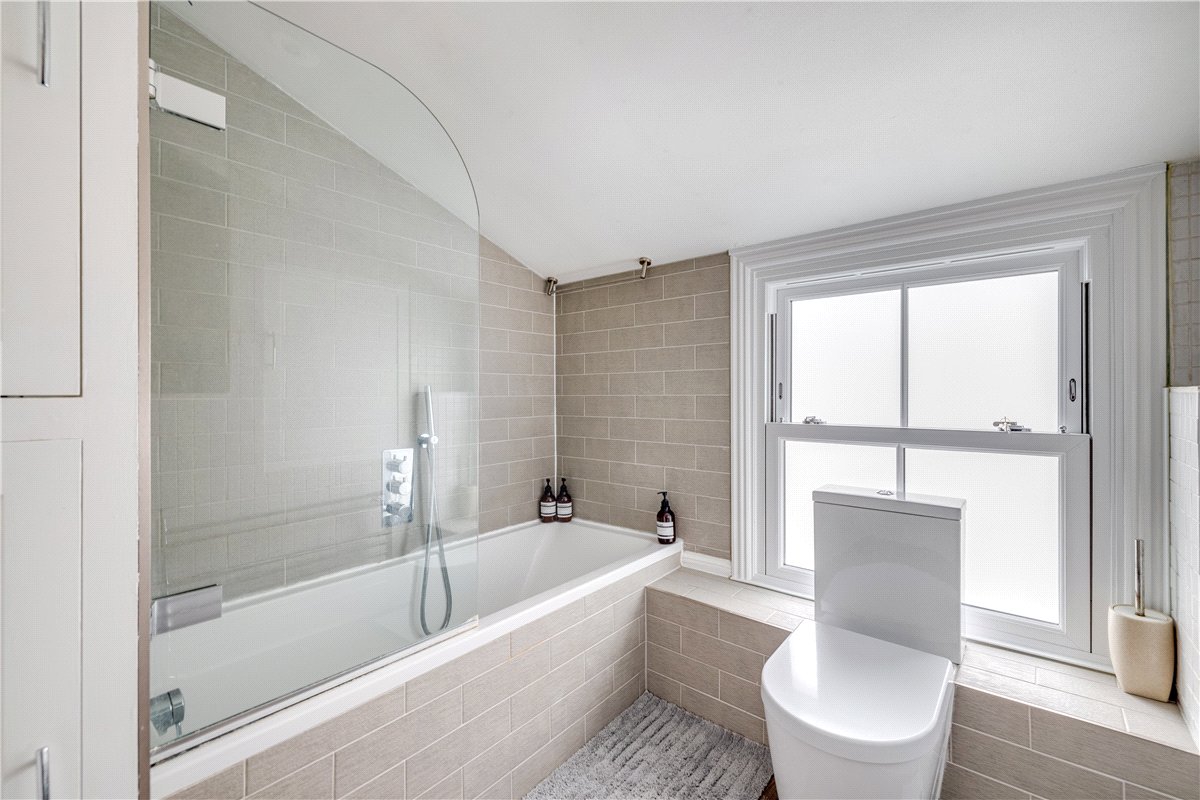2 bedroom Maisonette, Amerland Road, London, SW18 - Available, Image 3