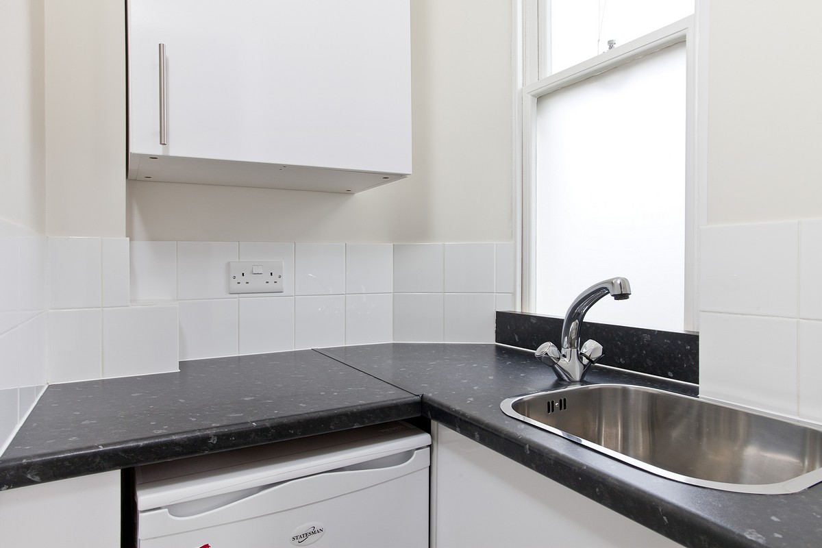 1 bedroom Flat, Hill Street, Mayfair, W1J - Available, Image 3