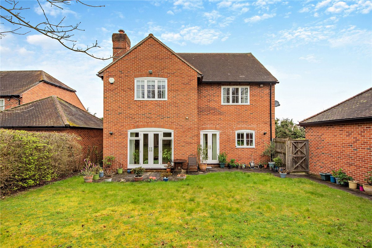 4 bedroom House, The Willows, Brimpton, RG7 - Available, Image 13