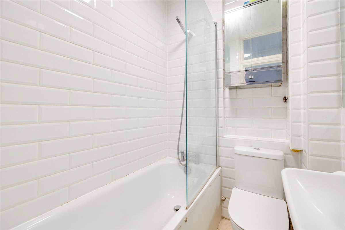 2 bedroom Flat, Fulham Road, London, SW6 - Available, Image 1