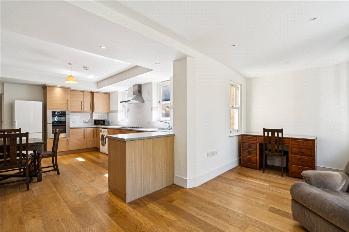 4 bedroom House, Finlay Street, London, SW6 - Available, Image 11