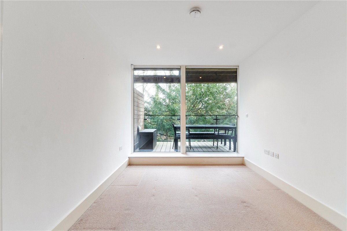 2 bedroom Flat, Kingfisher Way, Cambridge, CB2 - Sold, Image 5