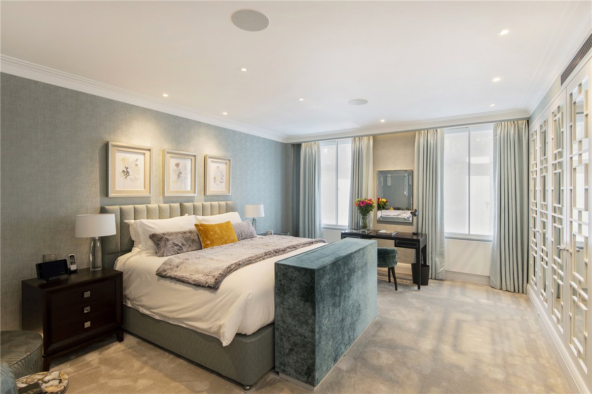 1 bedroom Flat, Park Lane, London, W1K - Available