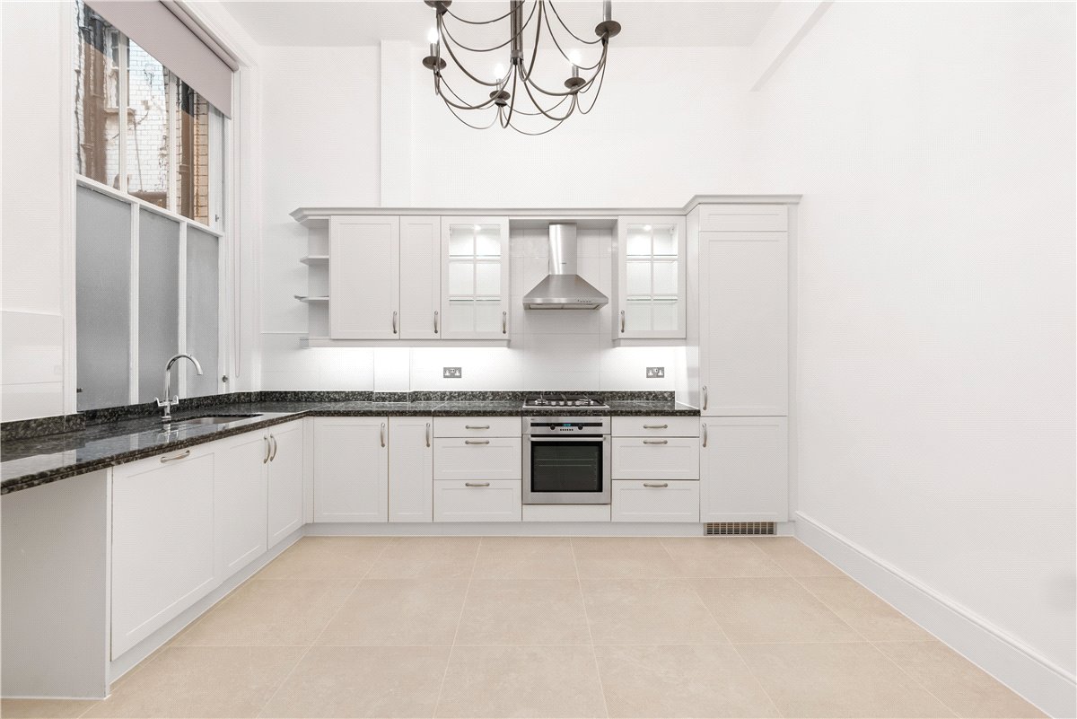 3 bedroom Maisonette, Egerton Gardens, Knightsbridge, SW3 - Available, Image 17