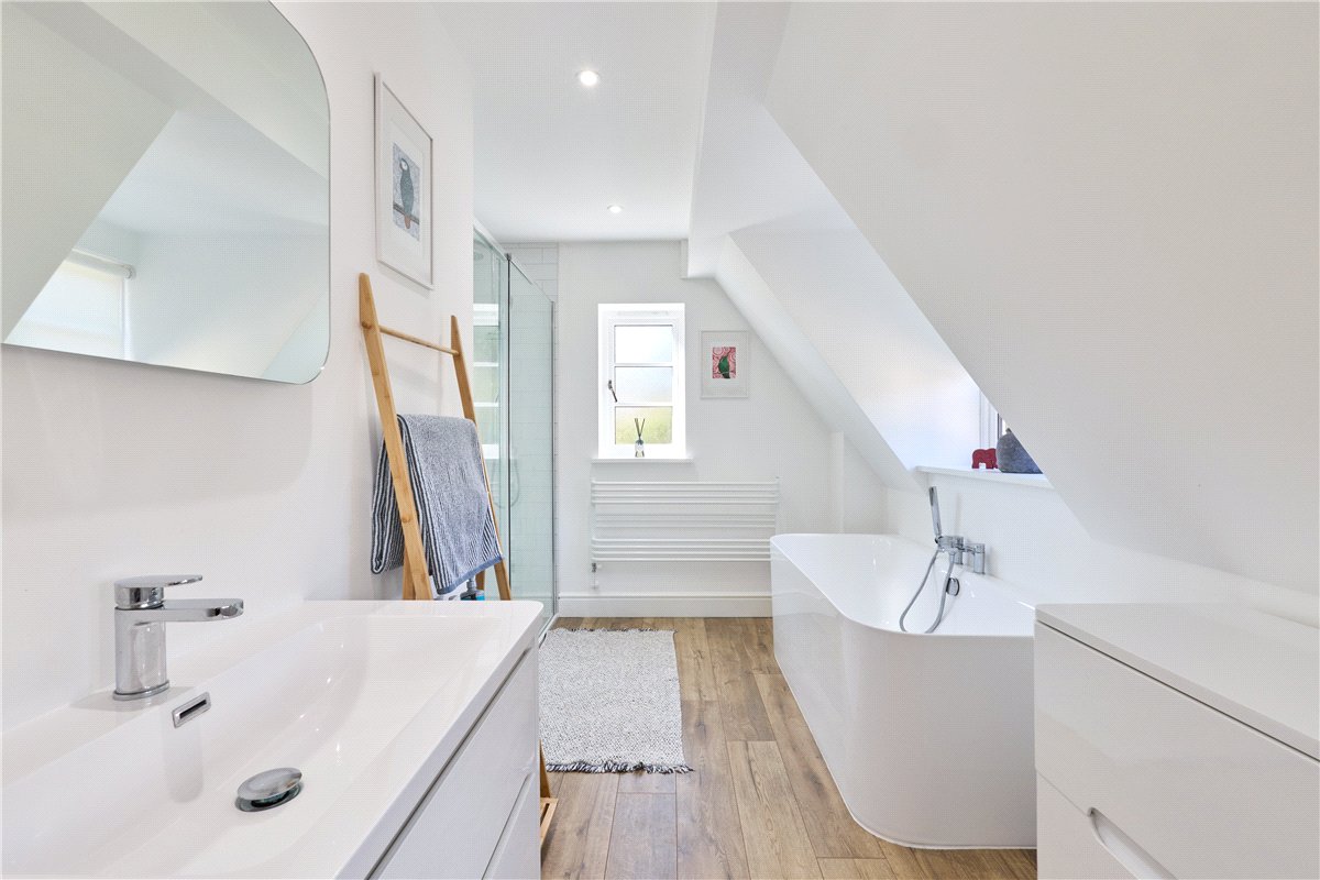 4 bedroom House, Cambridge Road, Oakington, CB24 - Available, Image 18
