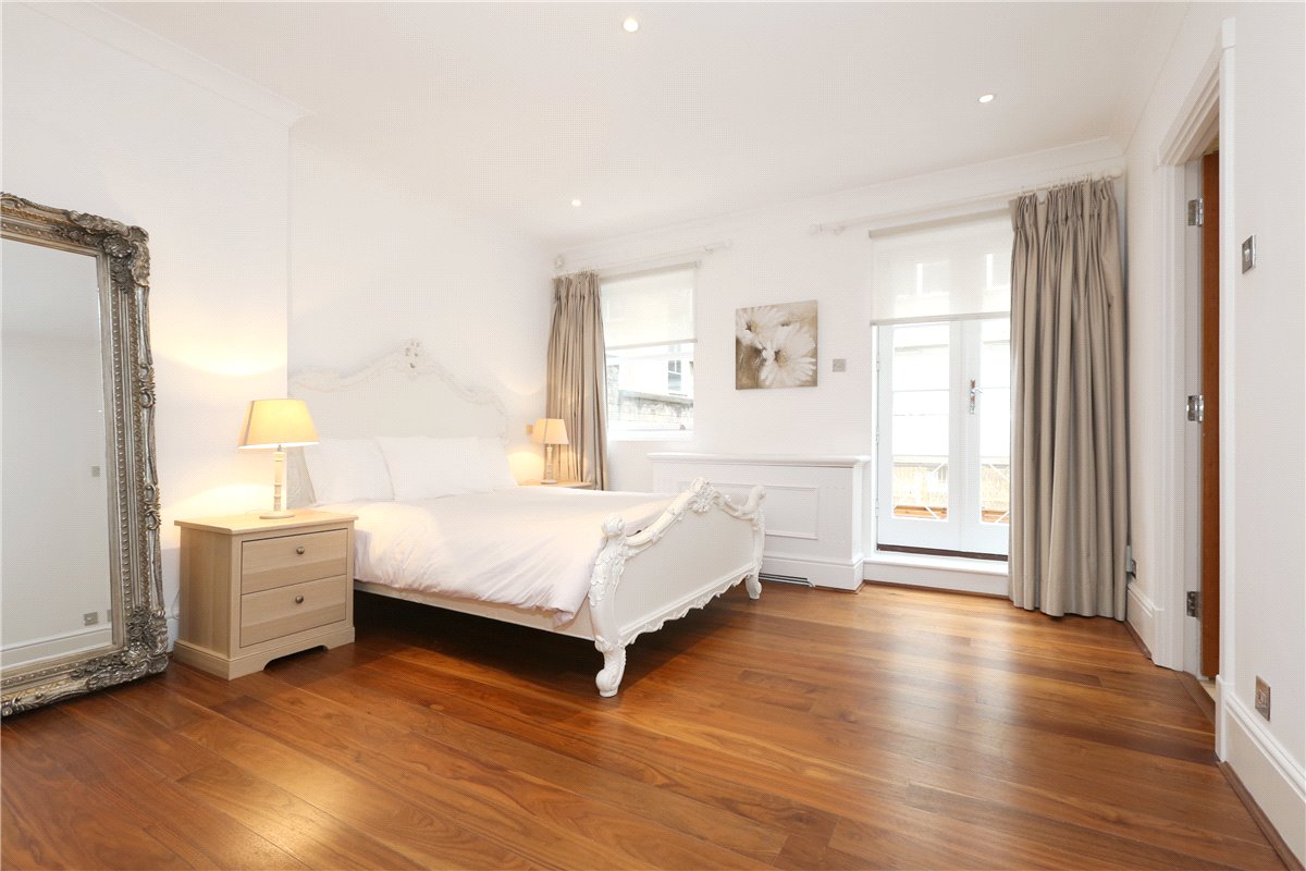 2 bedroom Flat, Dover Street, Mayfair, W1S - Available