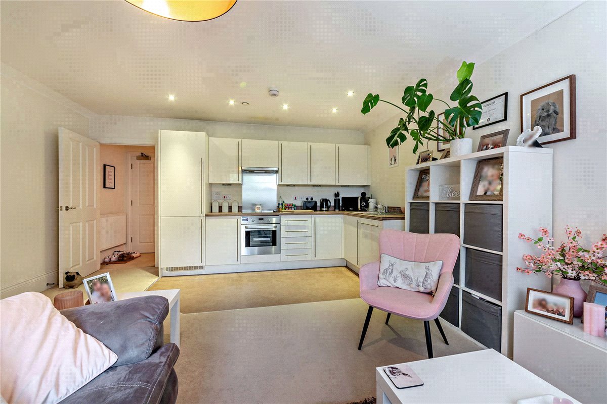 1 bedroom Flat, Luker Court, Ireland Drive, RG14 - Sold STC, Image 3