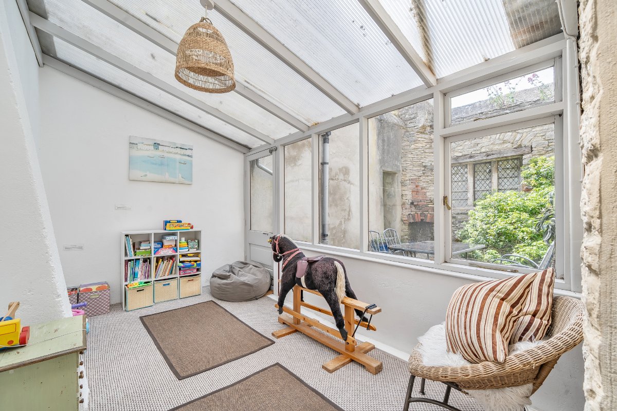 8 bedroom House, High Street, Swanage, BH19 - Available, Image 14