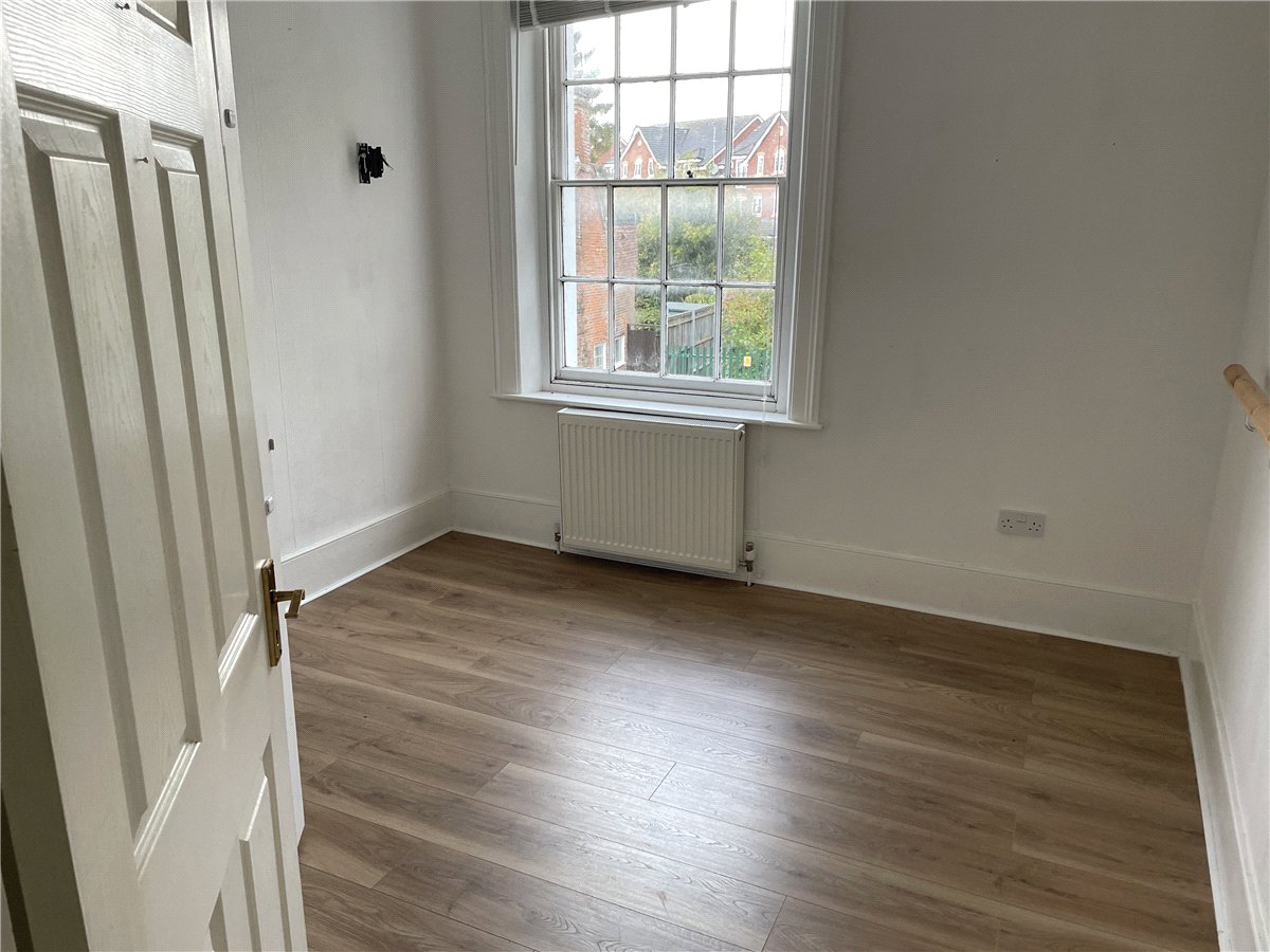 2 bedroom Flat, Charnham Court, Hungerford, RG17 - Sold STC, Image 7