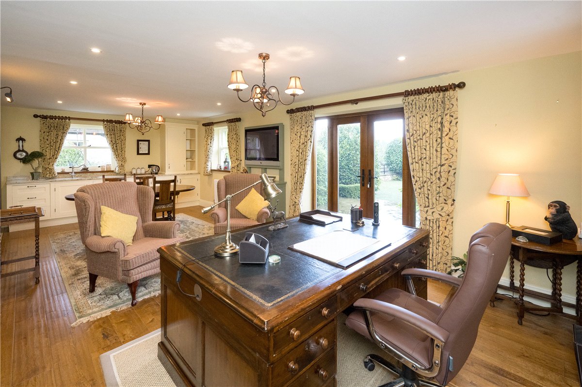 10 bedroom House, Felliscliffe, Harrogate, HG3 - Available, Image 20