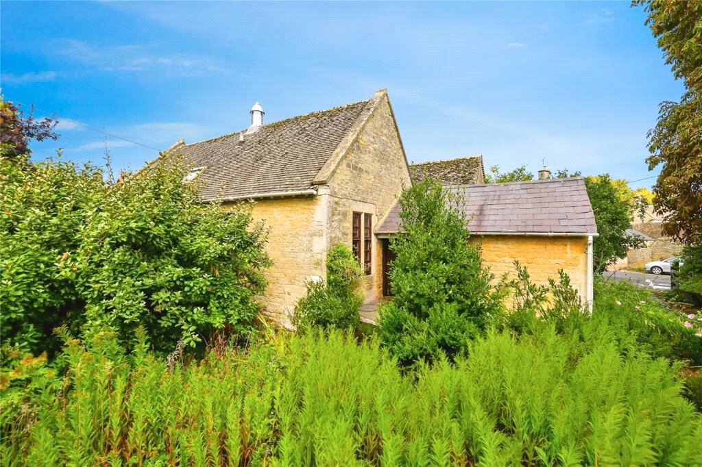 3 bedroom House, Lower End, Ramsden, OX7 - Available, Image 1
