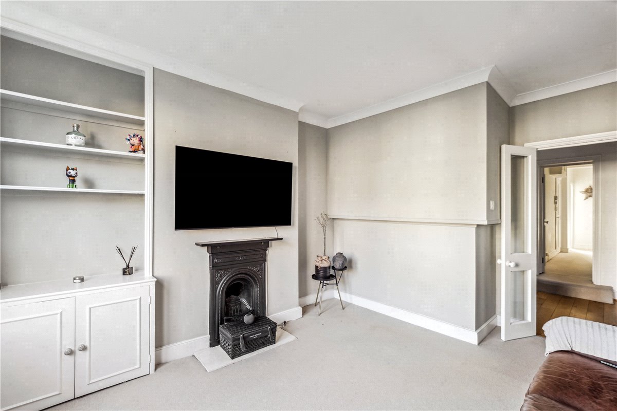 2 bedroom Flat, Airedale Road, London, SW12 - Sold, Image 5